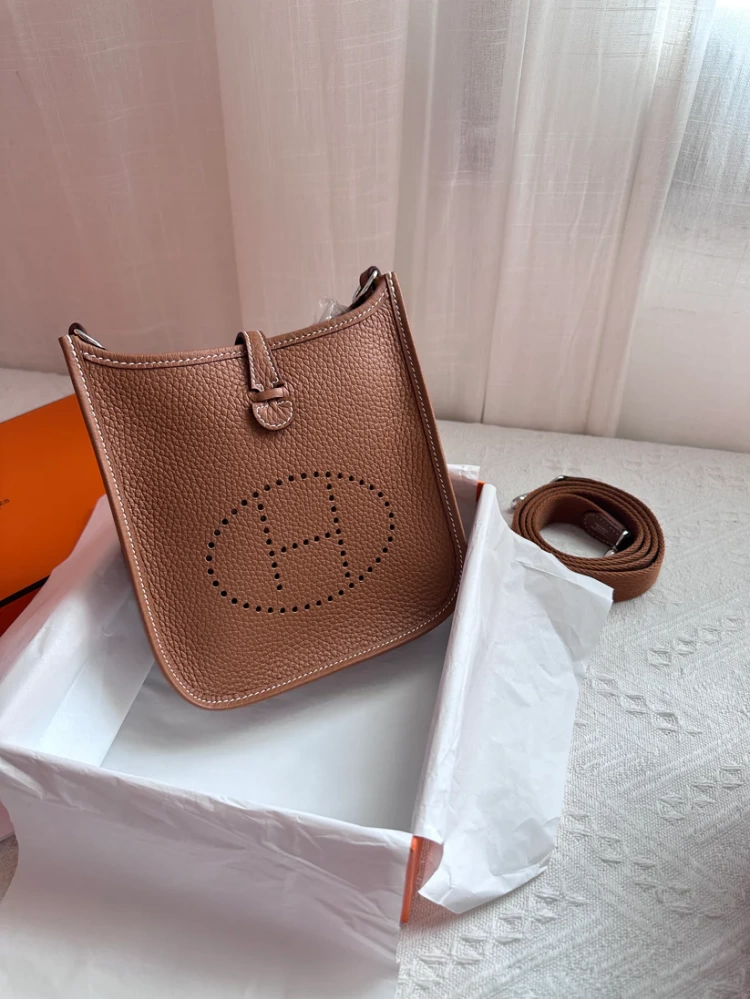 EVELYNE 16 Gold PHW