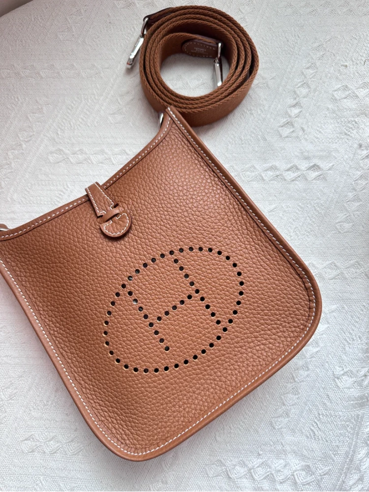 EVELYNE 16 Gold PHW