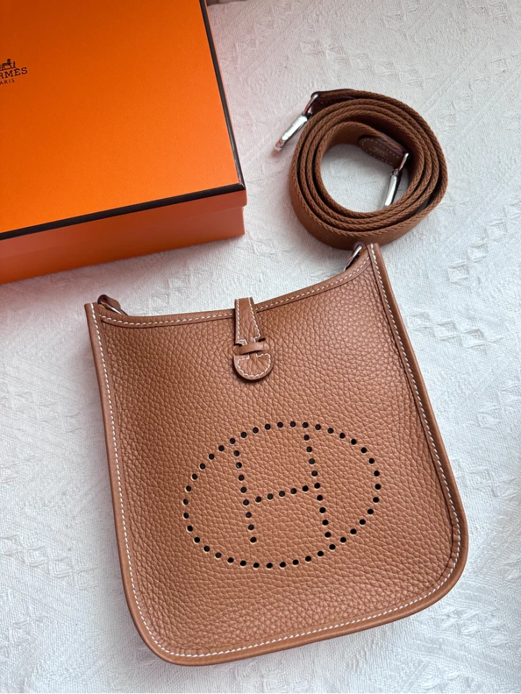 EVELYNE 16 Gold PHW